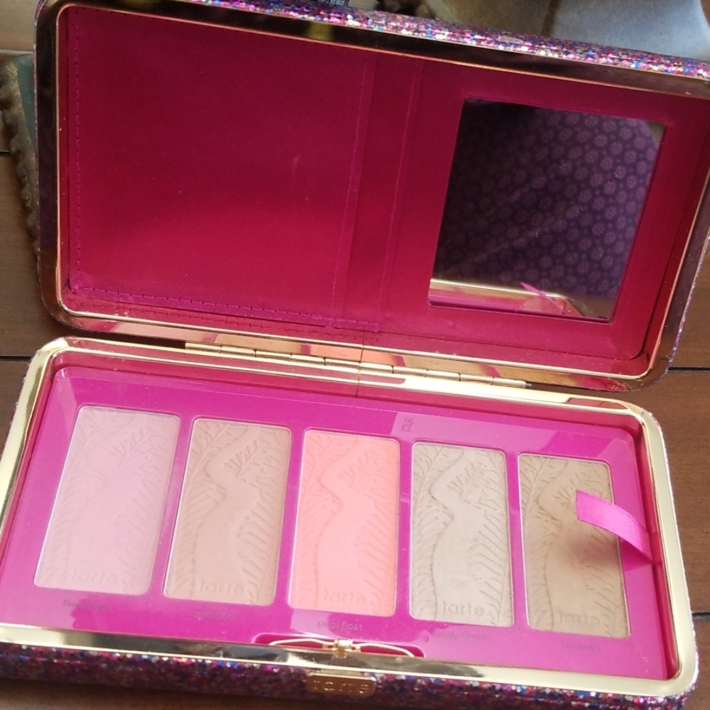 TARTE BLUSH 😊 CLUTCH KIT - Picture 3 of 8